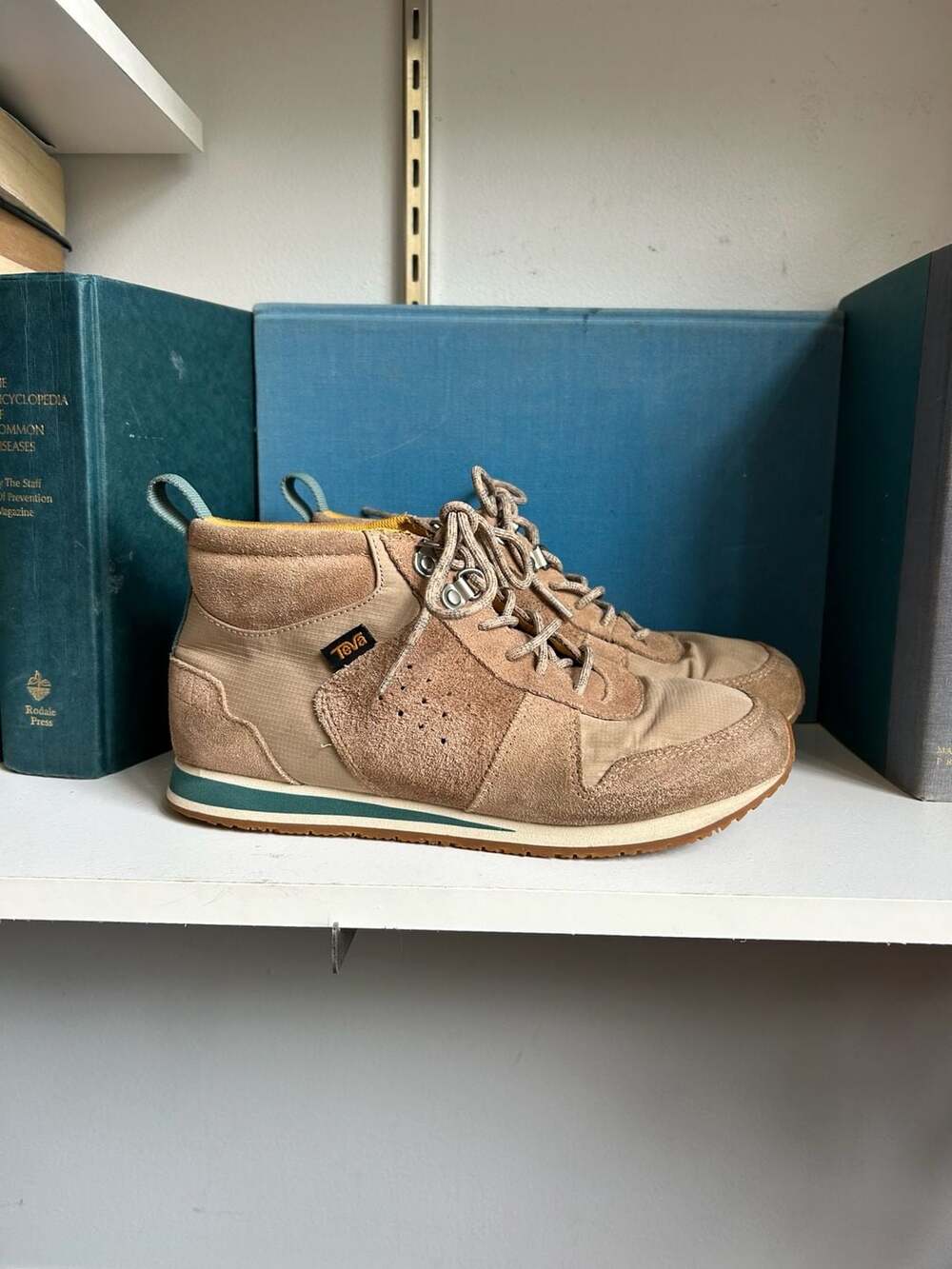 Teva Highside '84 Mid Suede Hiking Sneakers